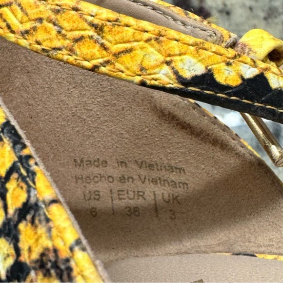 ALDO Yellow Snake Print Women's Heels & Matching Crossbody Bag - Picture 6 of 11